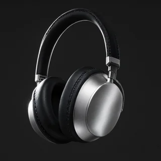 Qwen Imageの参考入力：金属製イヤーカップと黒いレザーのヘッドホン